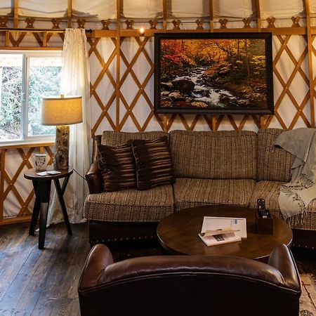 Tranquil Haven Luxy Yurt - Creekside Glamping With Private Hot Tub Villa Topton Exterior photo