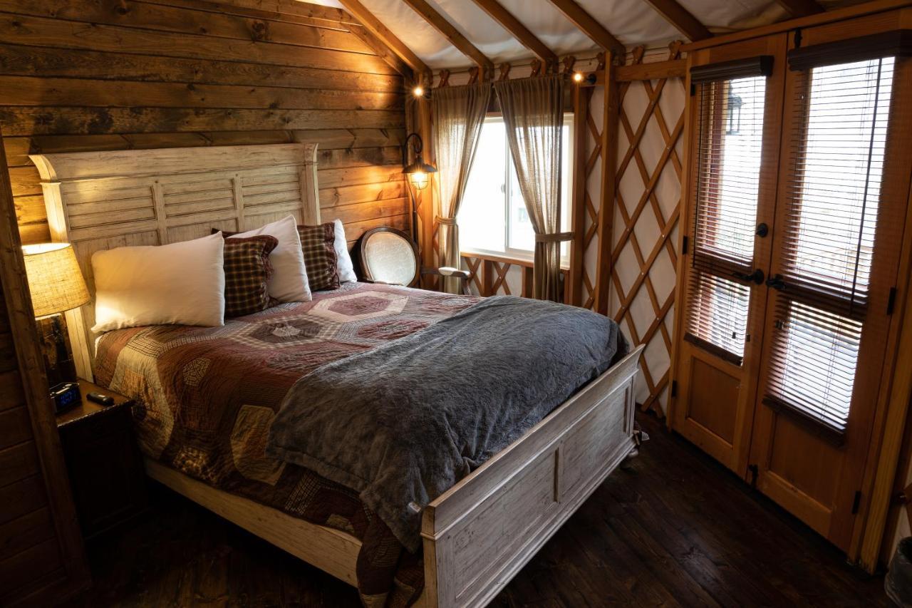 Tranquil Haven Luxy Yurt - Creekside Glamping With Private Hot Tub Villa Topton Exterior photo